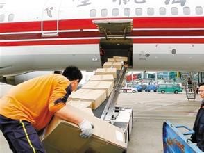 上海空港六路EMS清關(guān)與機(jī)場代理報關(guān)服務(wù) 價格與打包服務(wù)解析