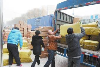 專業(yè)搬運(yùn)裝卸與安裝服務(wù) 24小時(shí)待命，打包服務(wù)全面支持